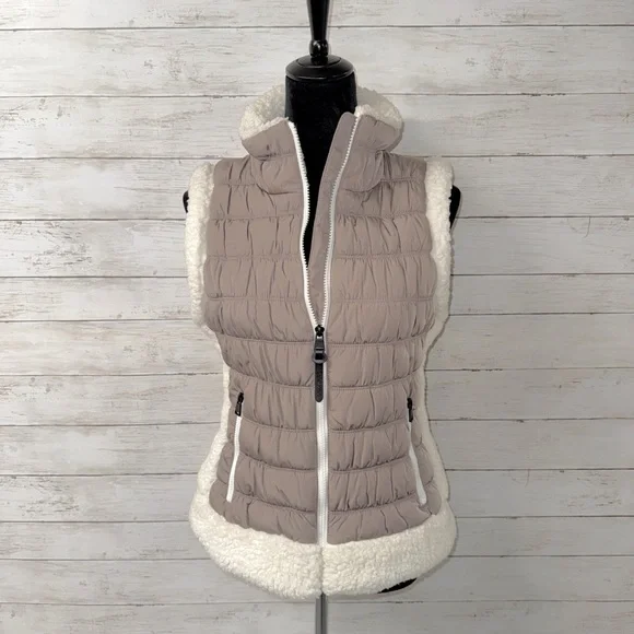 Calvin Klein Sherpa Trim Vest - Picture 2 of 5